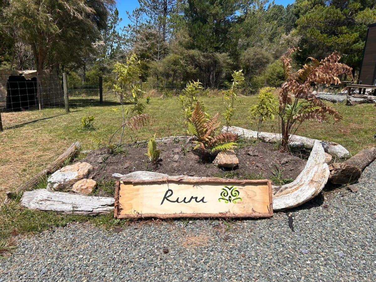 Вилла Ruru Tiny House By Tiny Away Rangihaeata Экстерьер фото