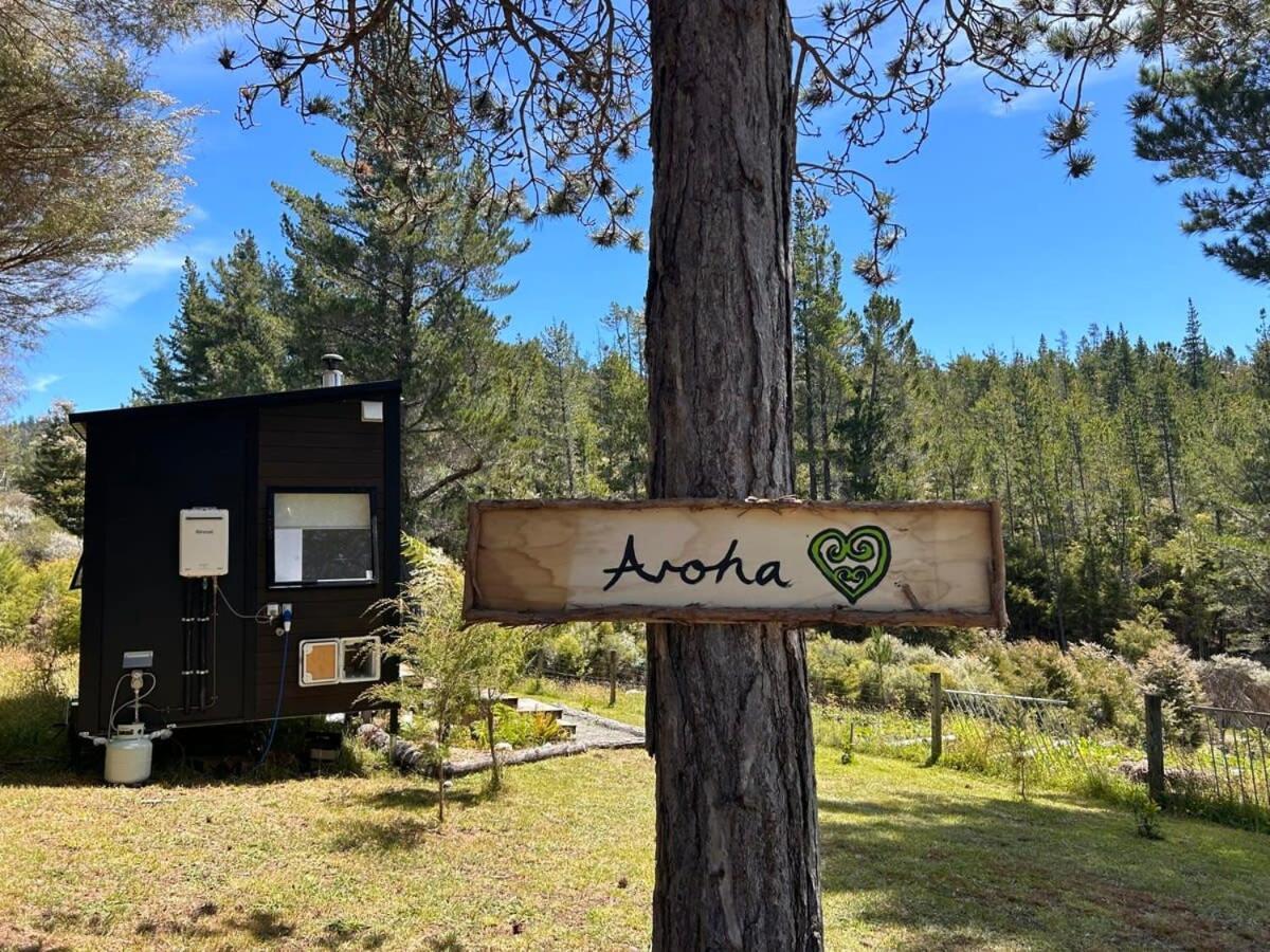Вилла Ruru Tiny House By Tiny Away Rangihaeata Экстерьер фото