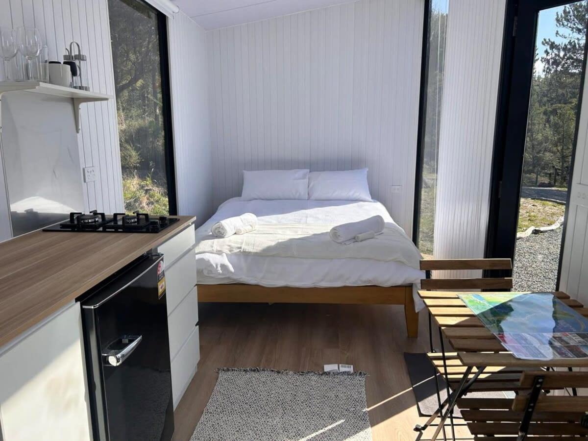 Вилла Ruru Tiny House By Tiny Away Rangihaeata Экстерьер фото