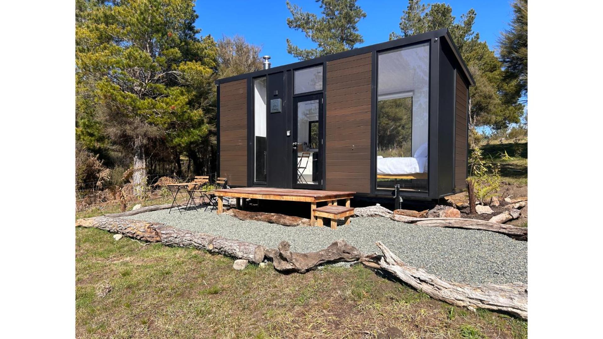 Вилла Ruru Tiny House By Tiny Away Rangihaeata Экстерьер фото
