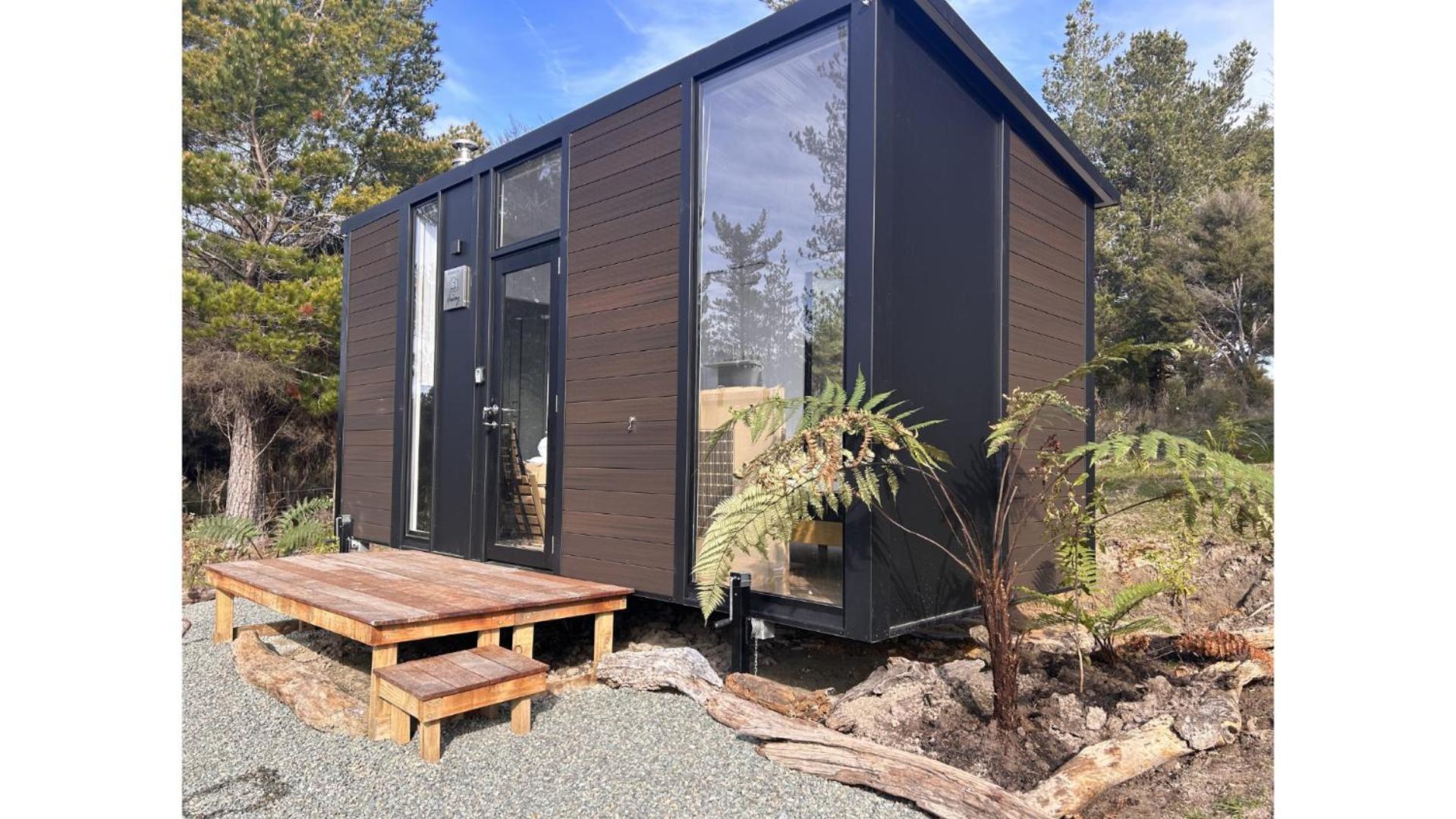 Вилла Ruru Tiny House By Tiny Away Rangihaeata Экстерьер фото