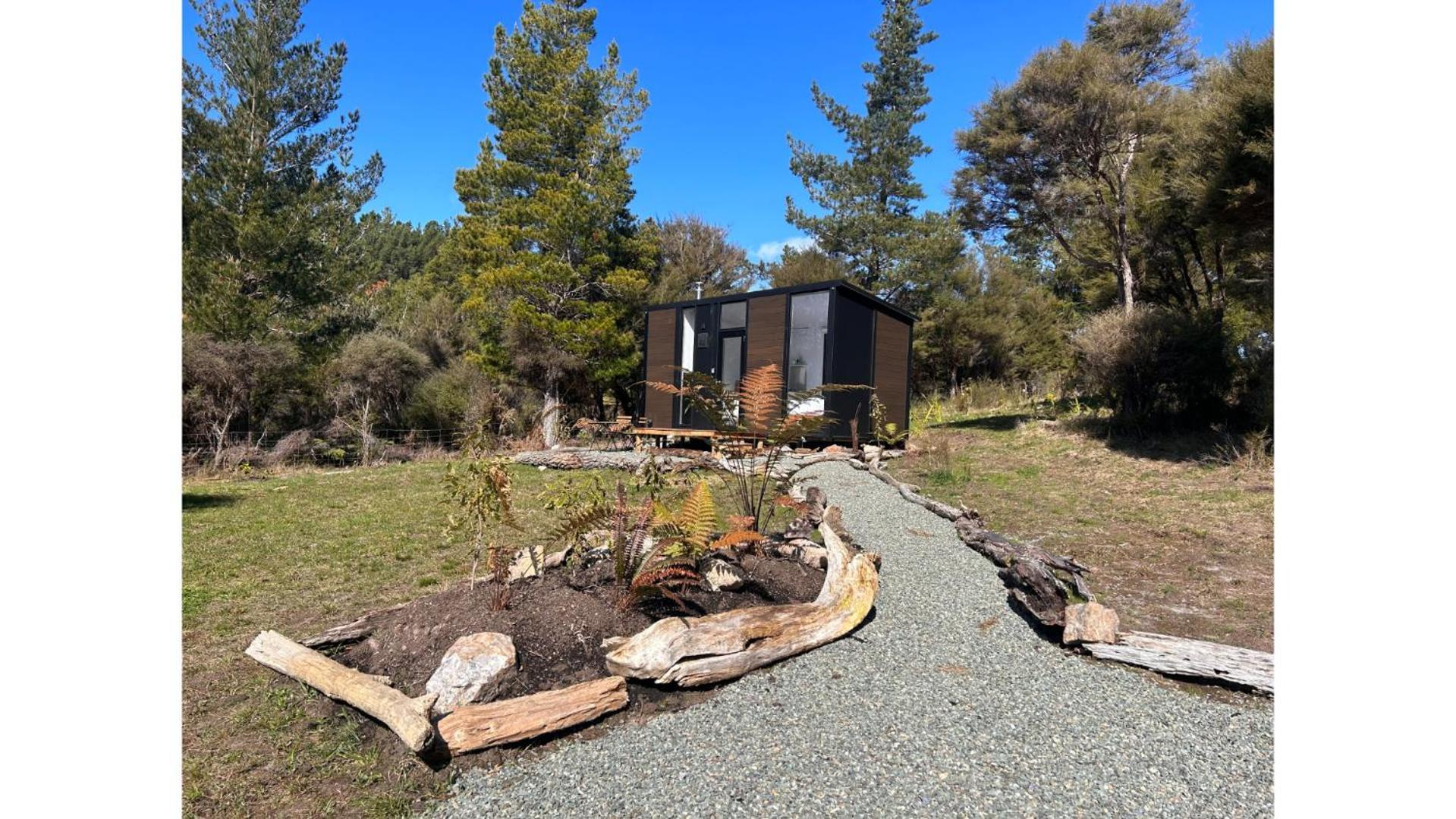 Вилла Ruru Tiny House By Tiny Away Rangihaeata Экстерьер фото