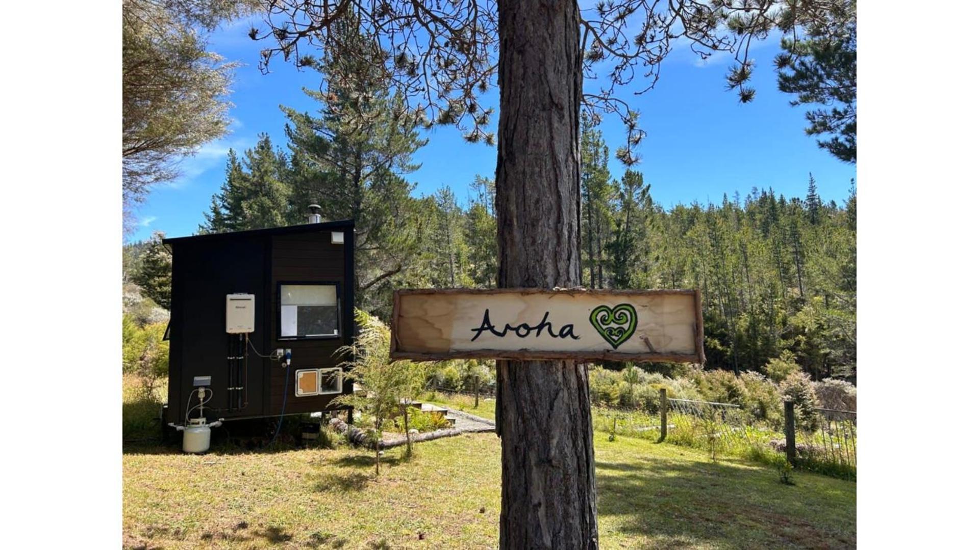 Вилла Ruru Tiny House By Tiny Away Rangihaeata Экстерьер фото