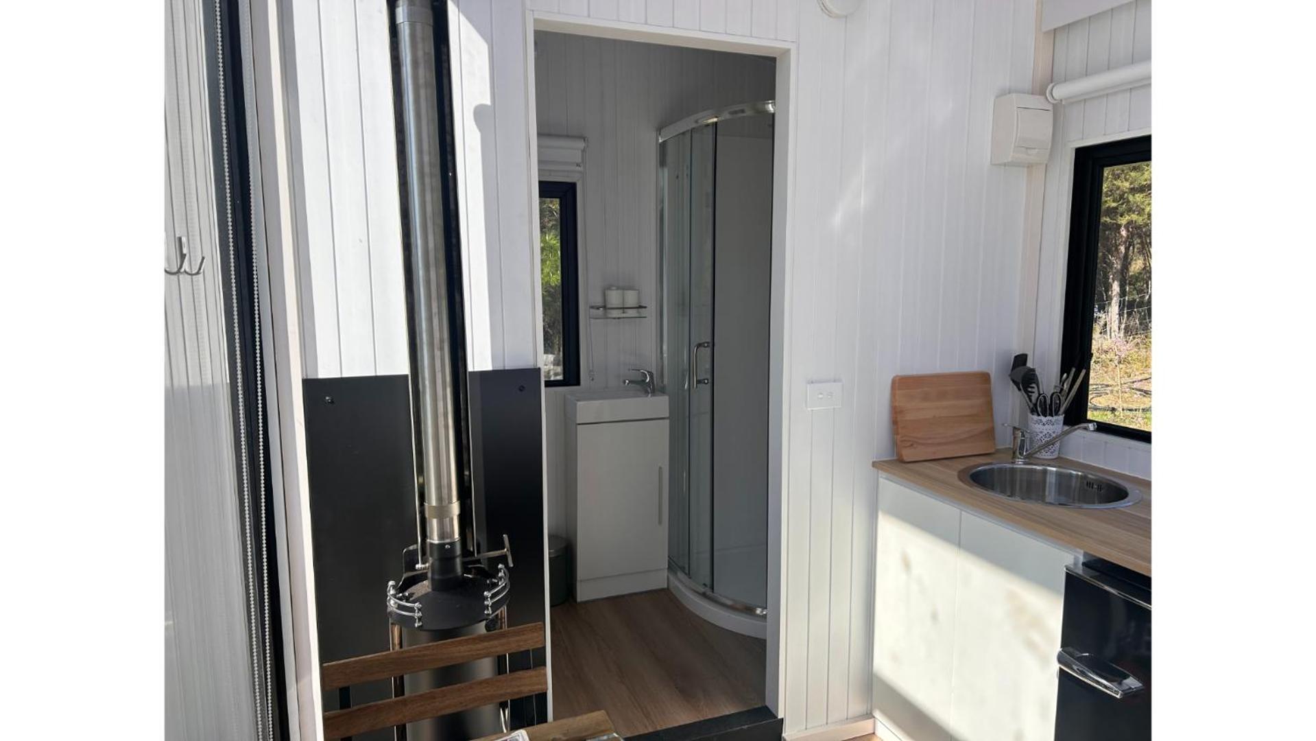 Вилла Ruru Tiny House By Tiny Away Rangihaeata Экстерьер фото